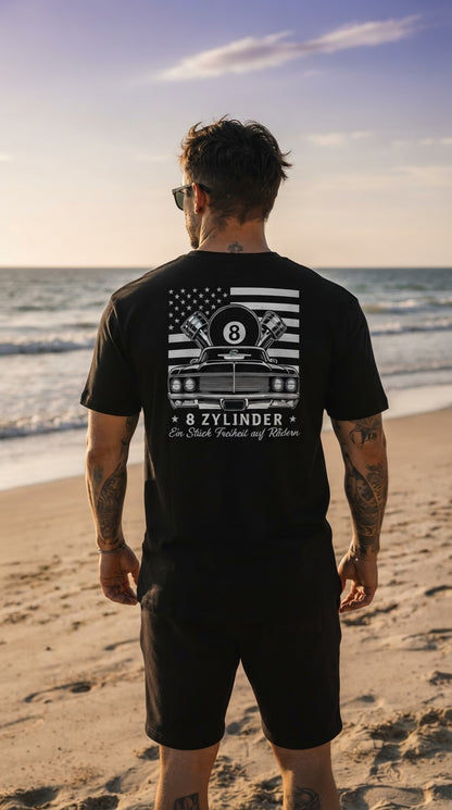 "8 Zylinder" T-Shirt (Standard Fit)